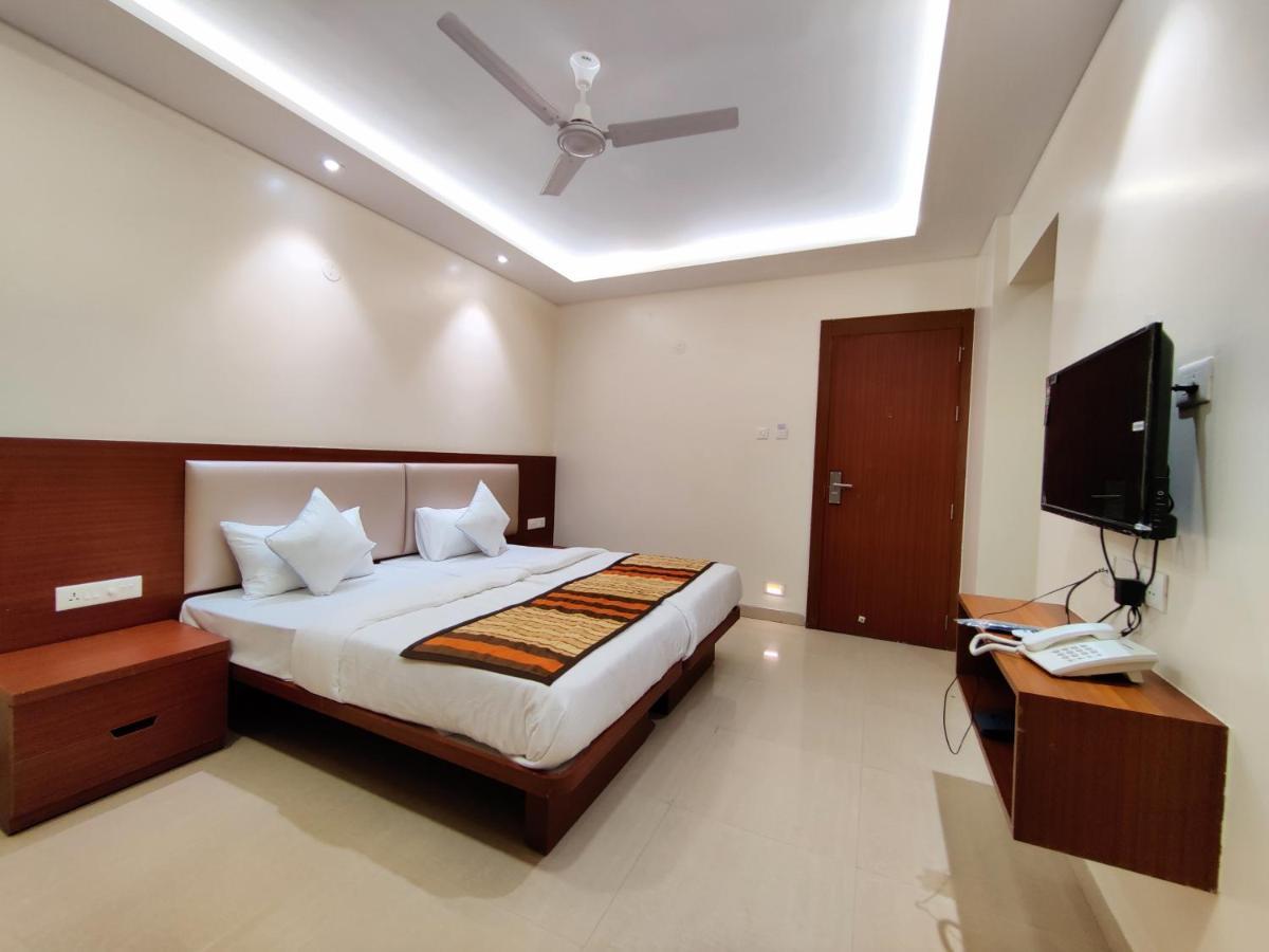 Serenity By Monarch, Baner Pune Méribel Village Exterior foto