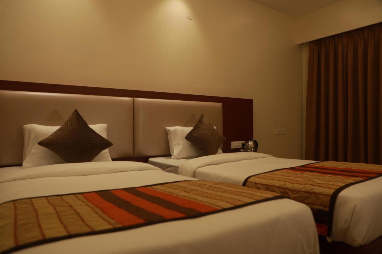 Serenity By Monarch, Baner Pune Méribel Village Exterior foto