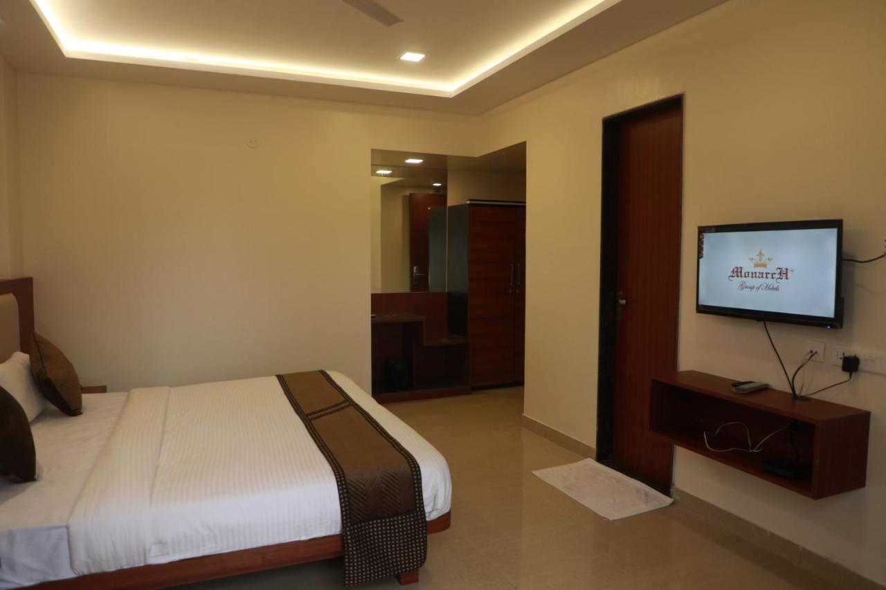 Serenity By Monarch, Baner Pune Méribel Village Exterior foto